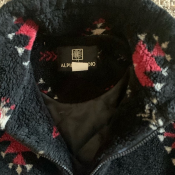 Alpine Studio Faux Fur - Picture 2 of 3